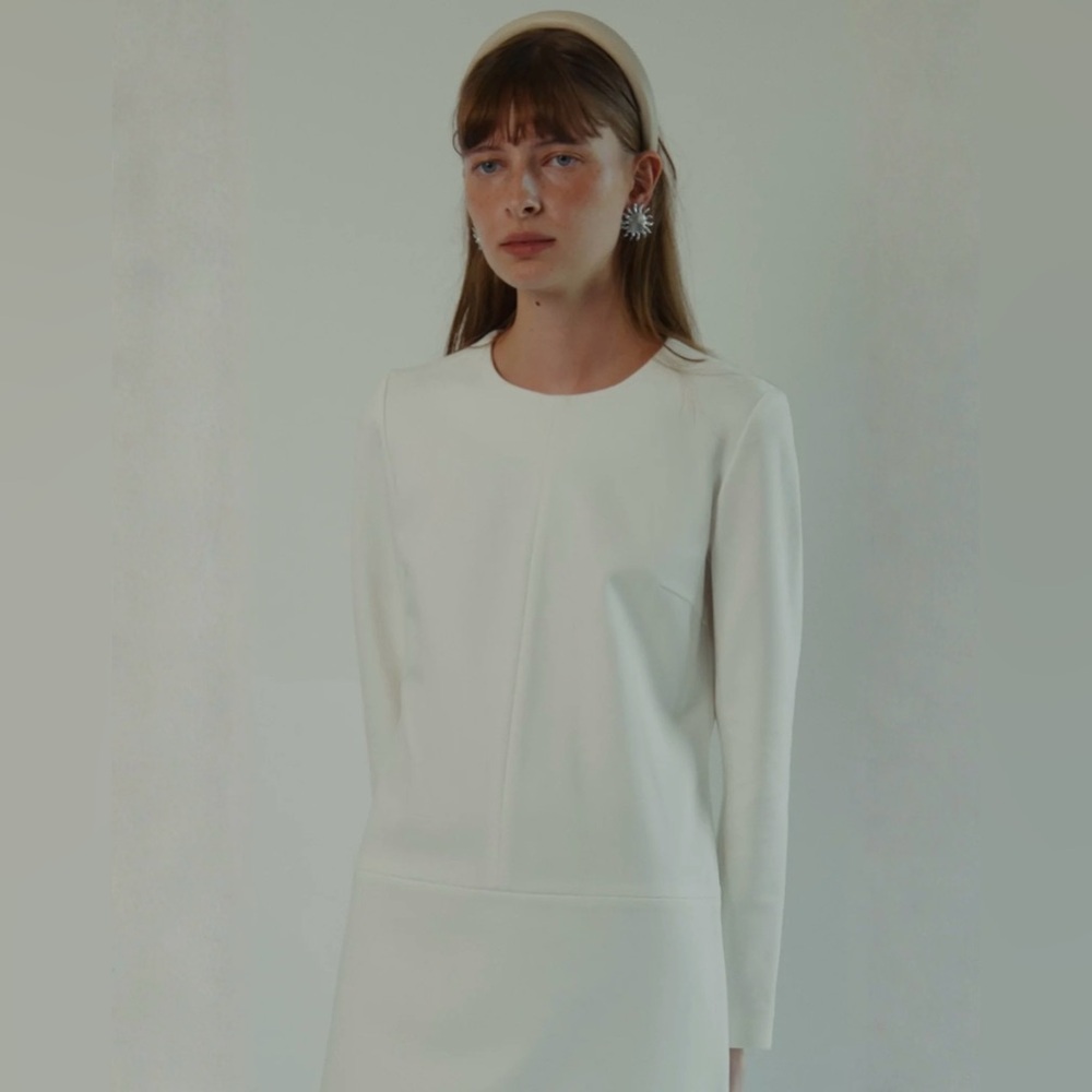 NWT Classic Six Twiggy Elegant Cream Long Sleeve Dress